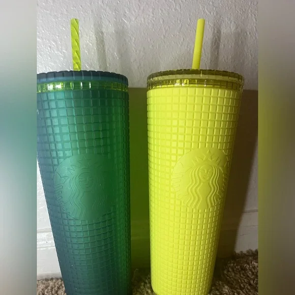 Two Starbucks’s tumblers cups - Picture 2 of 4